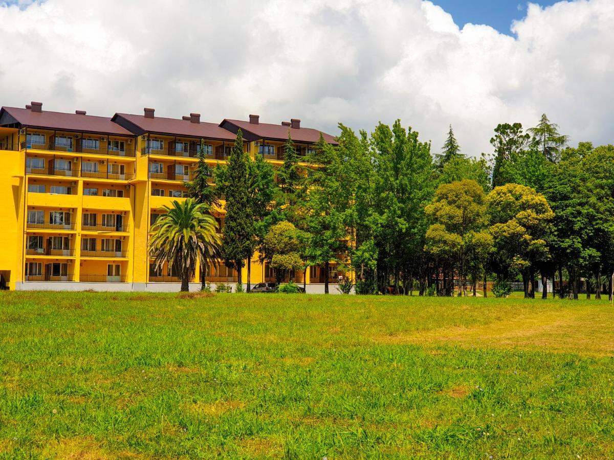Парк-Отель Олимп Pizunda Exterior photo