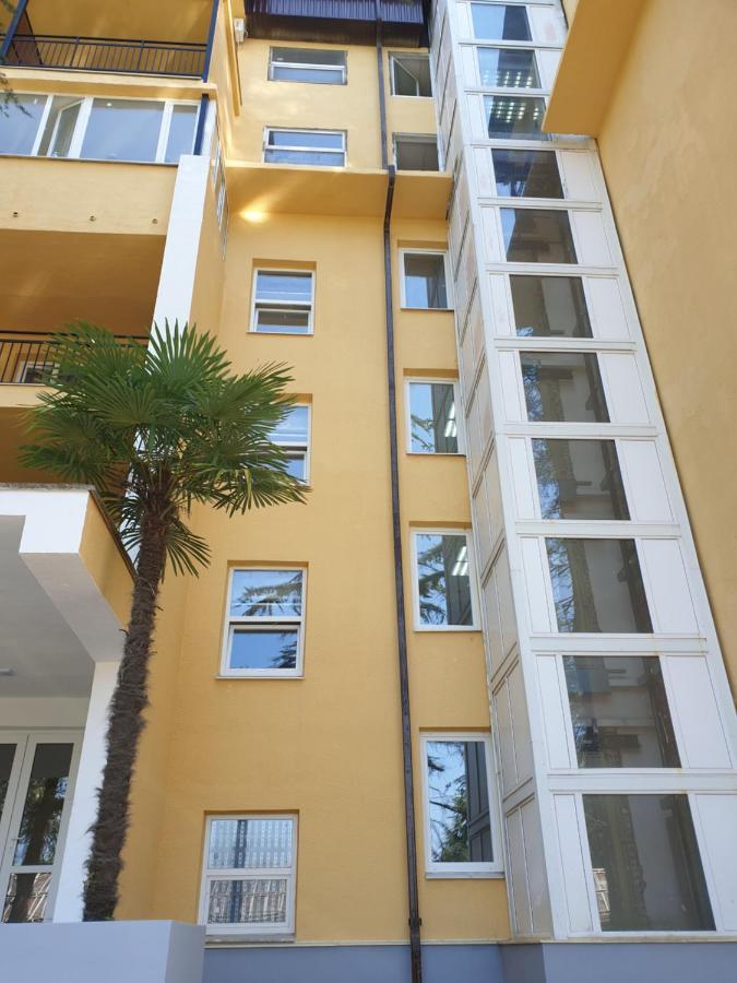 Парк-Отель Олимп Pizunda Exterior photo
